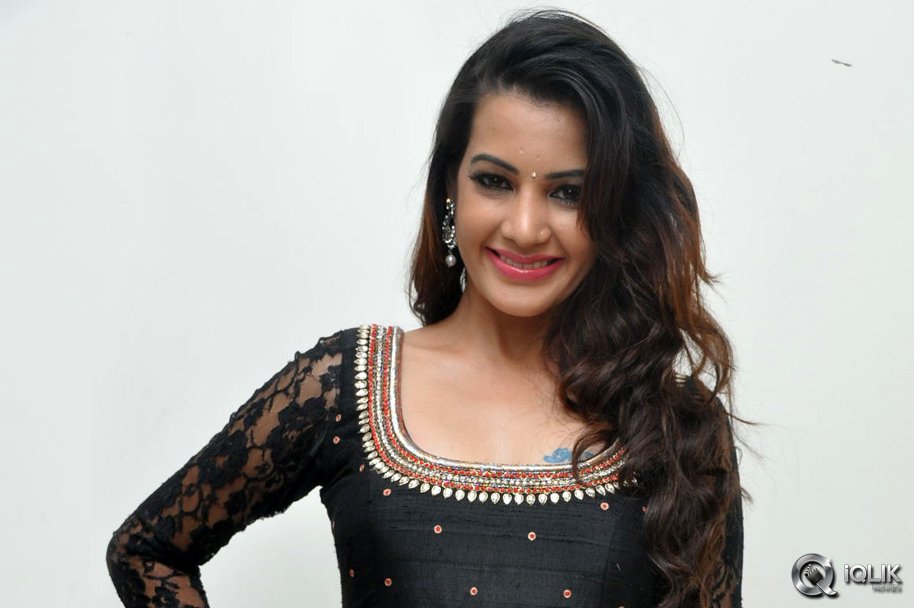 Diksha-Panth-at-Gopala-Gopala-Movie-Audio-Launch